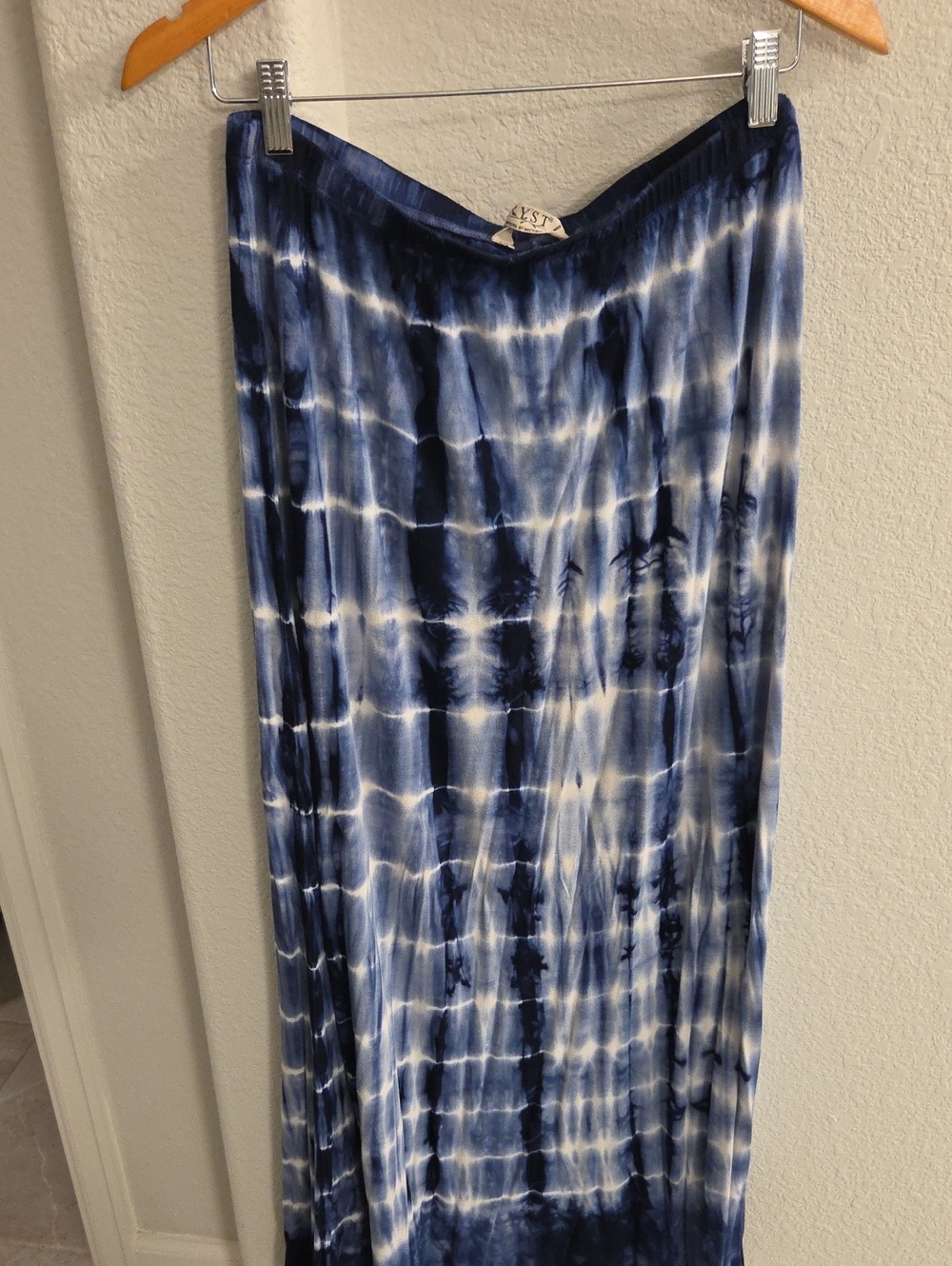 Tryst Navy and White Tie-Dye Maxi Skirt